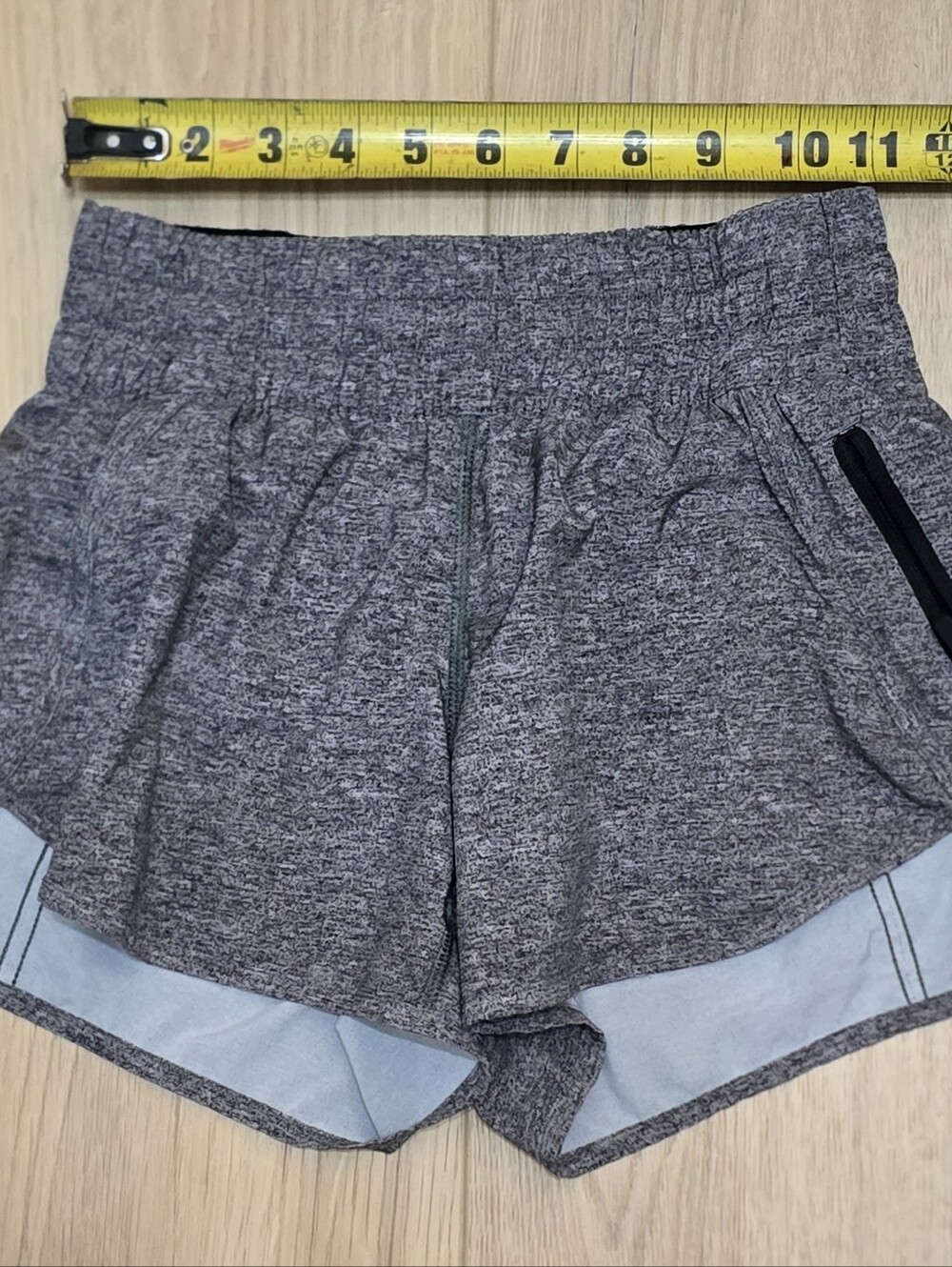 Lululemon Running Shorts Heather Gray Black Athletic Lined Zip Pocket Size 4 - Picture 6 of 7